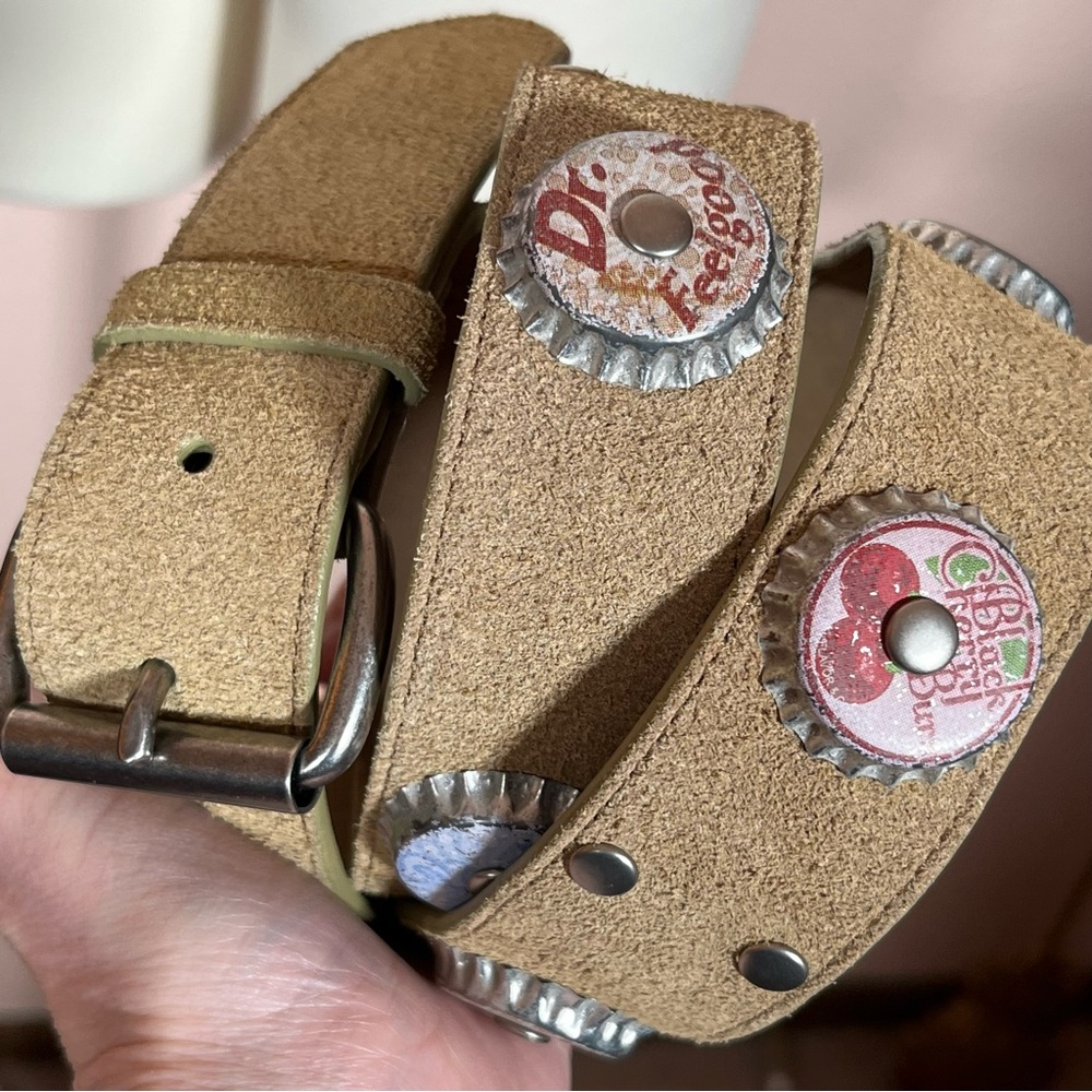 Vintage 1990 Y2K retro Southwestern Concho Soda Pop cap Wide Leather Belt Large - Picture 1 of 17
